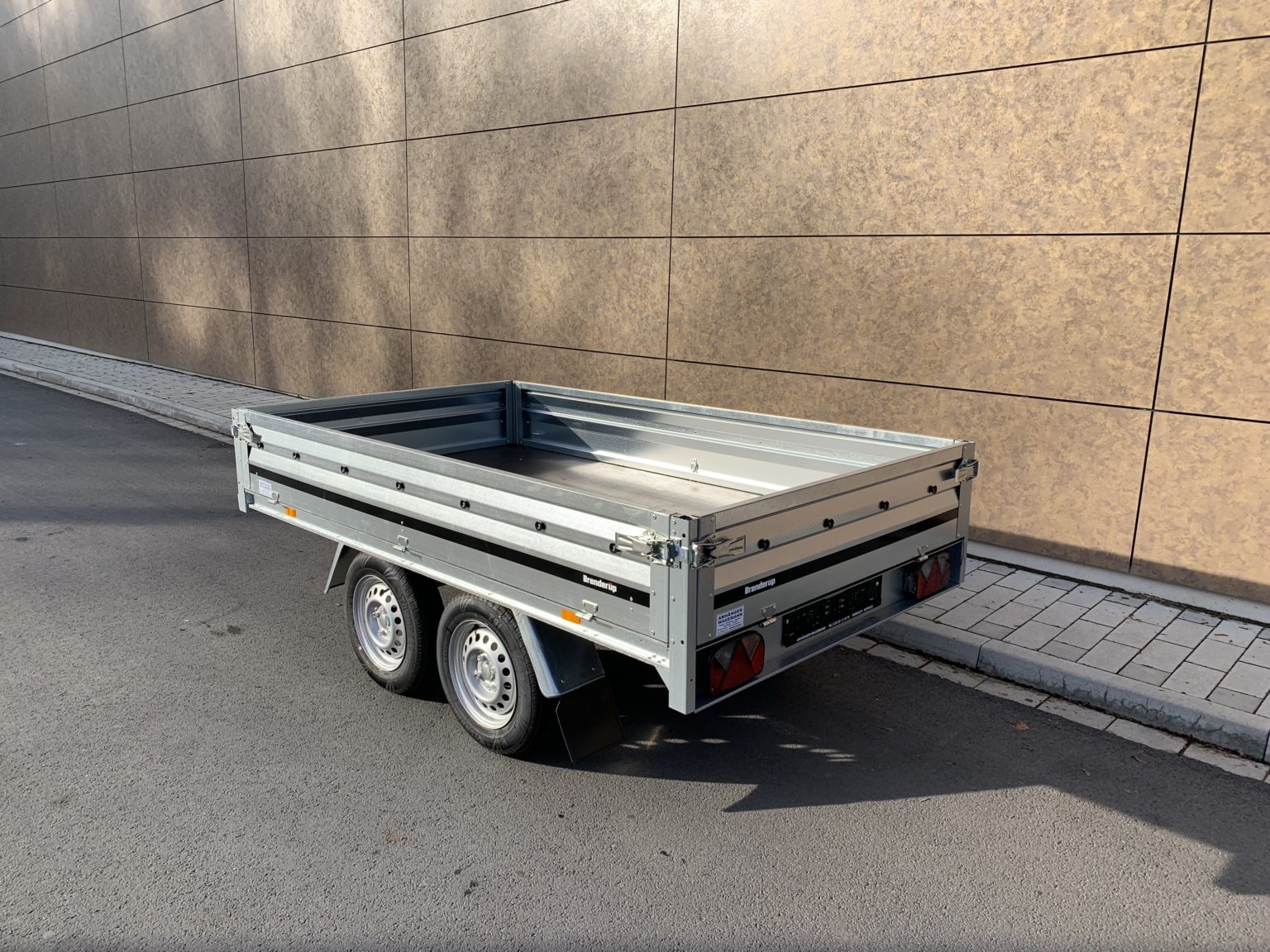 Brenderup 3251 STUB 750 kg 250x142x35 cm Anhänger Wagemann