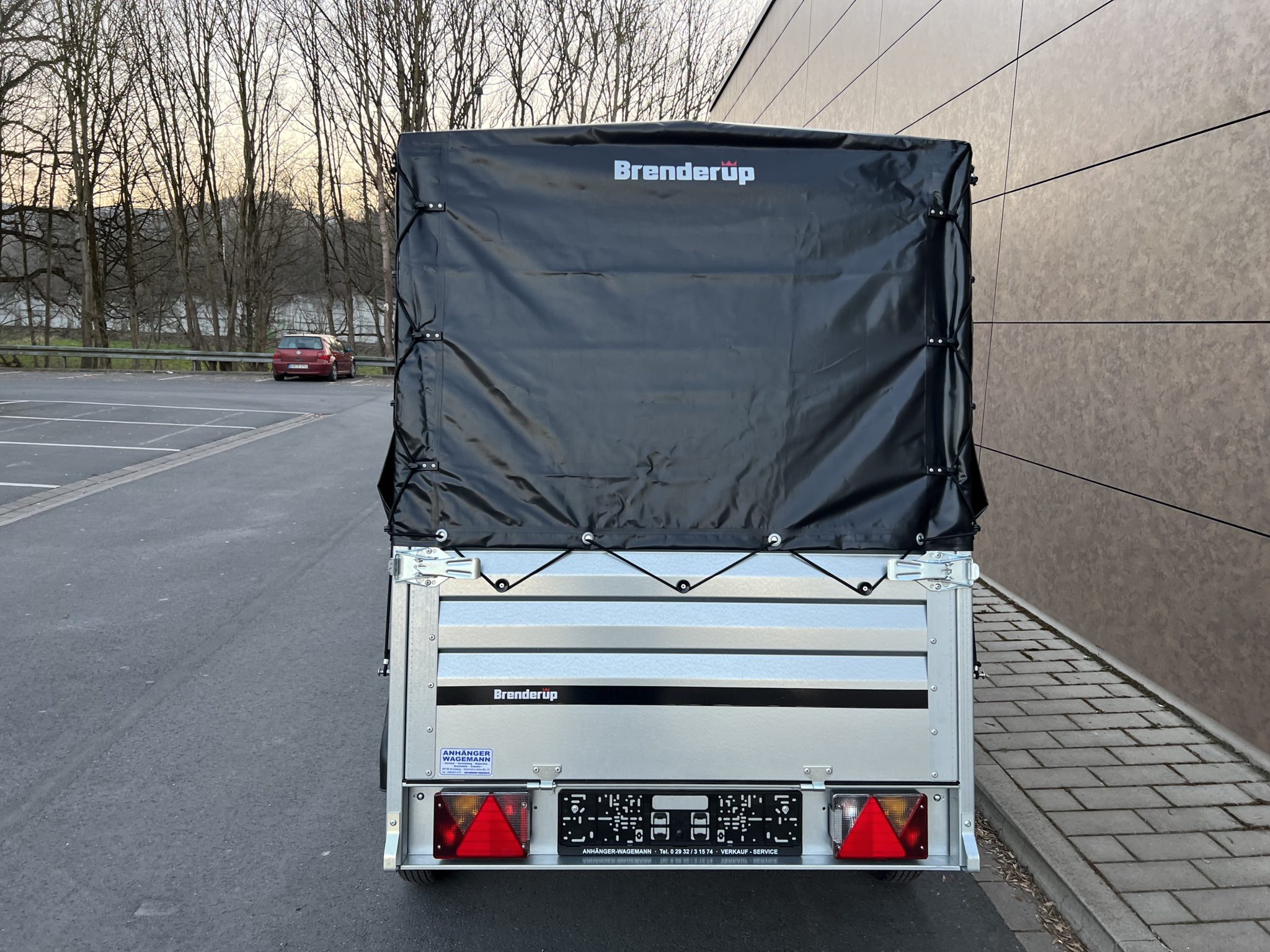 Hochplane Fur Anhanger 750 Kg